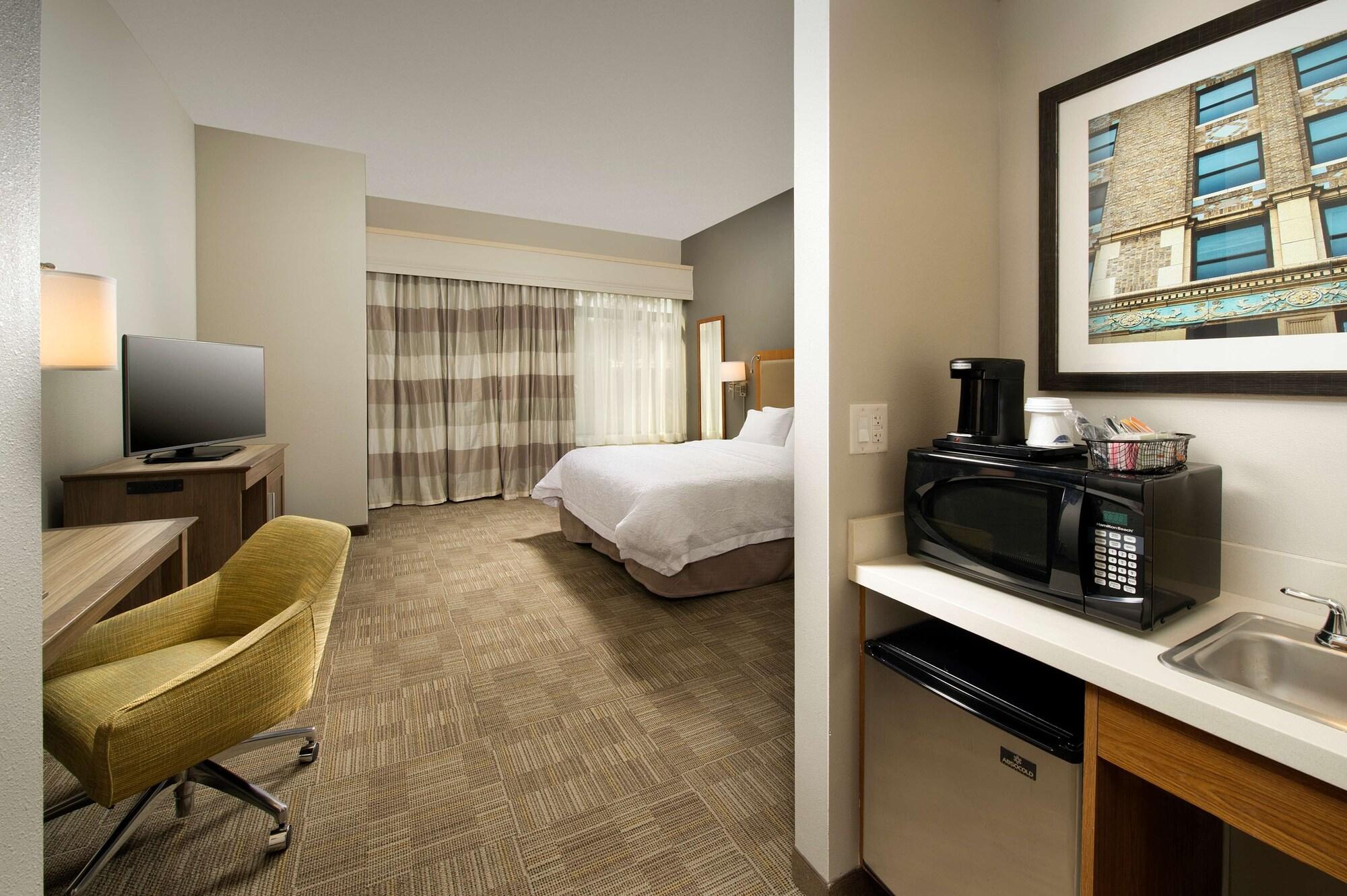 Hampton Inn & Suites San Antonio Northwest/Medical Center Exterior photo