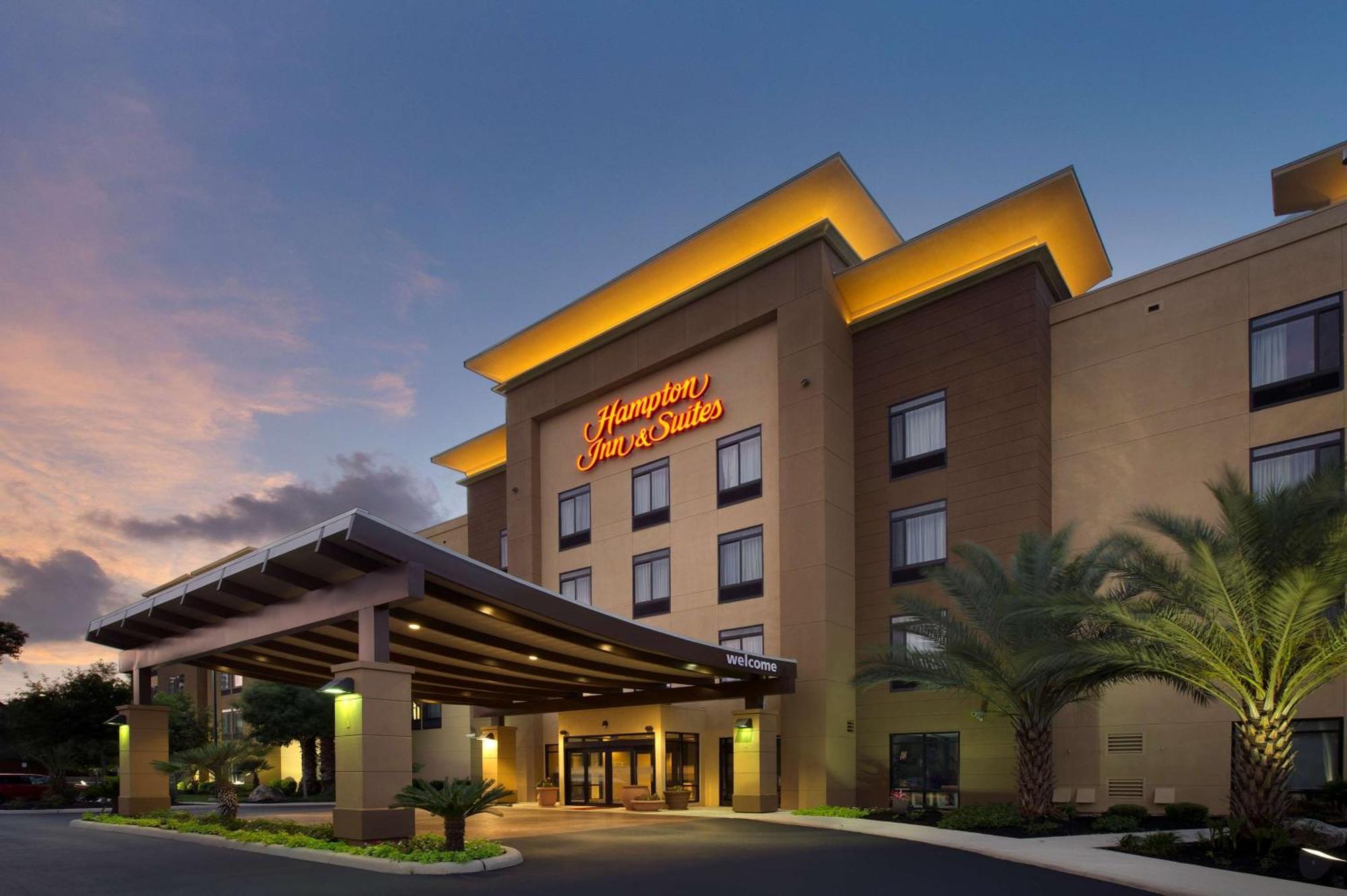 Hampton Inn & Suites San Antonio Northwest/Medical Center Exterior photo